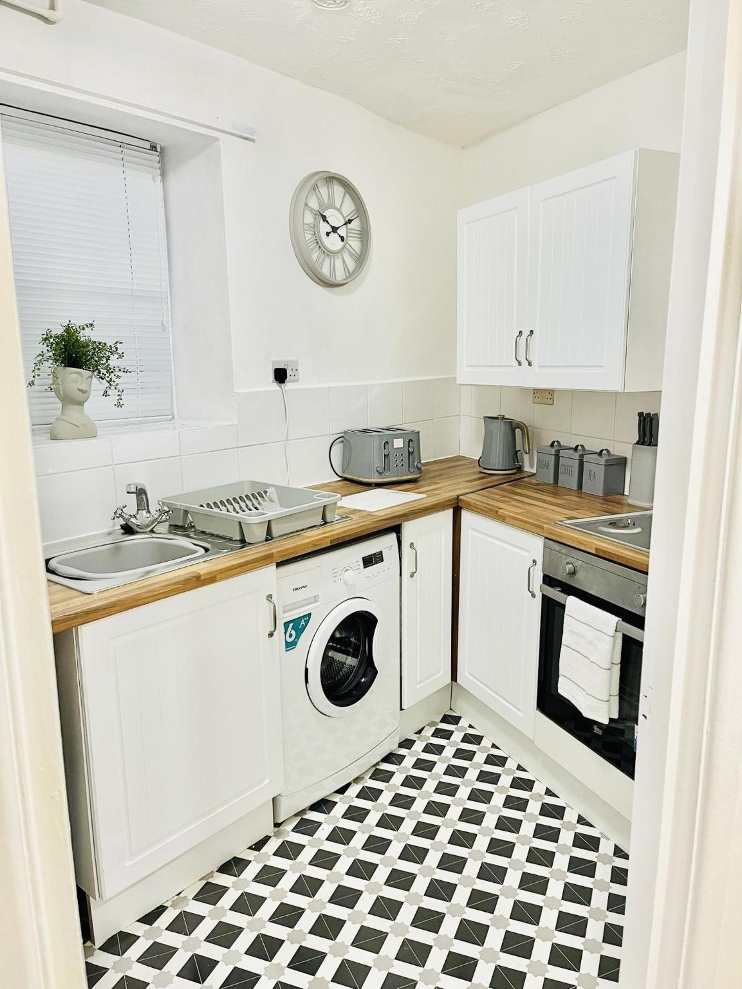 Hamilton House Apartment Портсмът Екстериор снимка