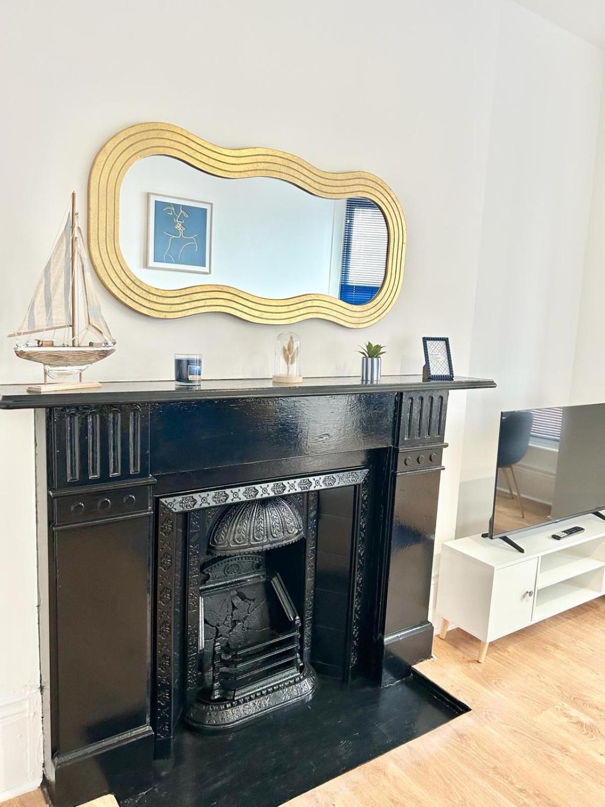 Hamilton House Apartment Портсмът Екстериор снимка
